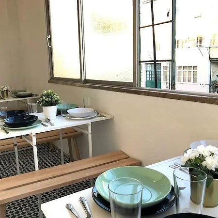 Kwatera prywatna New! Beautiful Spacious Flat In Central Location! Lizbona