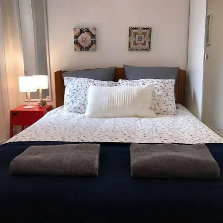 New! Beautiful Spacious Flat In Central Location! *